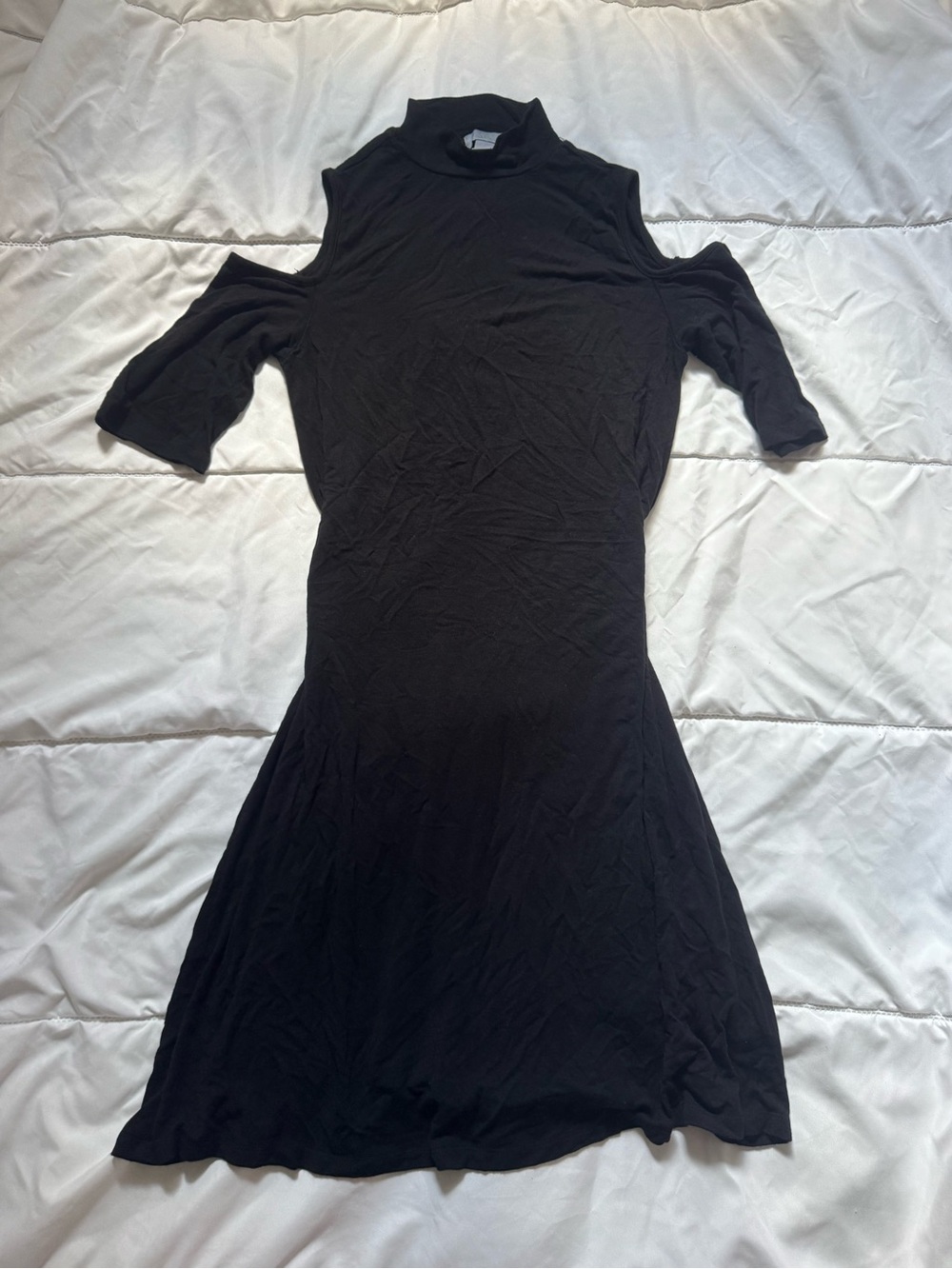Black Cold-Shoulder Midi Dress 🖤✨